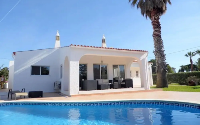 16 Centeanes Fabulous Location Just Short Walk t