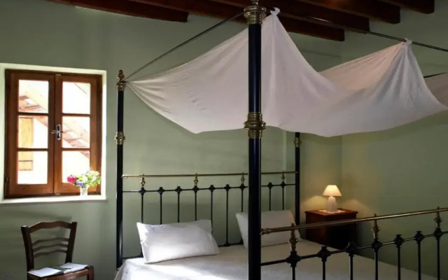 Porfyrios Country House