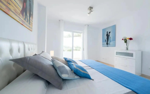 Charming 2 Bedroom Trocadero Arena area