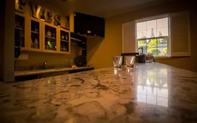 Grass Valley Courtyard Suites