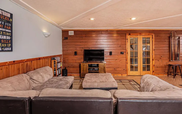 Sunkissed Lodge by Taylor Made Deep Creek