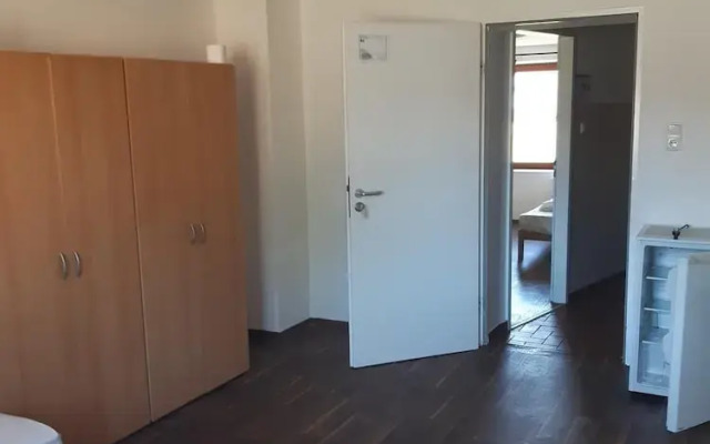 2-Rent Group Hostel Rooms&Apartments EVE168