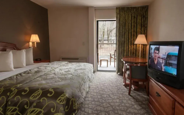 River's Edge Motel