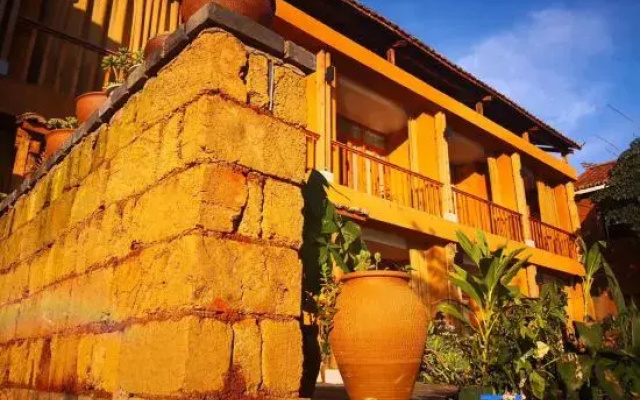 Qianshanwai Halfsea Villa Hotel