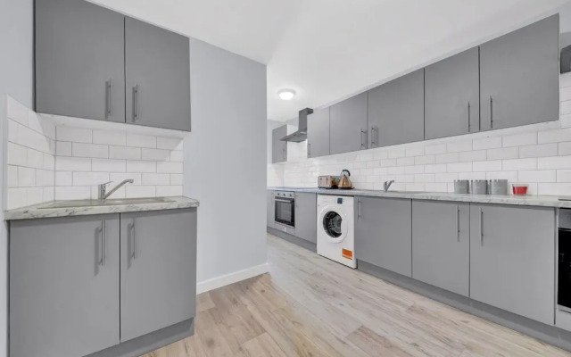 Captivating 1-bed Studio in West Drayton