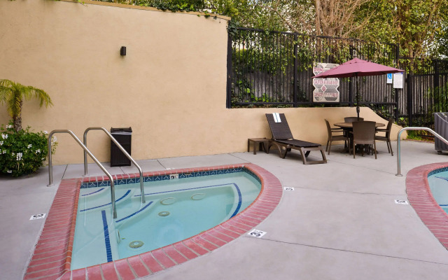 Best Western Hollywood Plaza Inn Hotel - Hollywood Walk of Fame LA