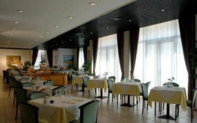 Hotel Holiday Inn Pisa Migliarino