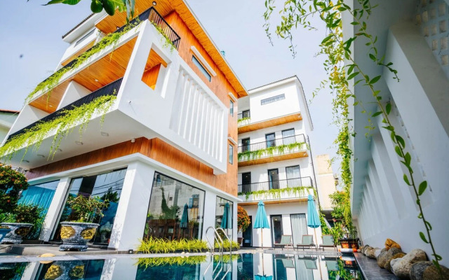 Lip Lip Villa