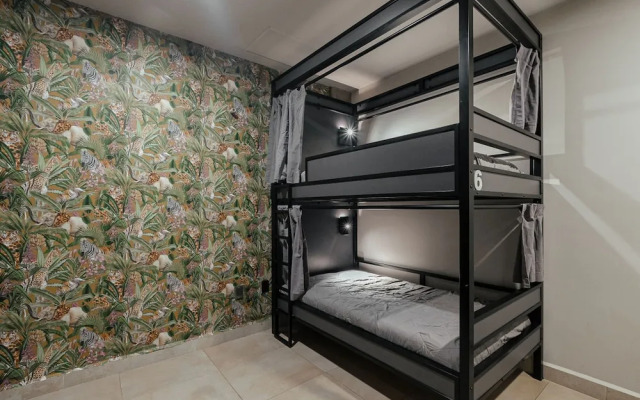 Low bed Shared Room Men