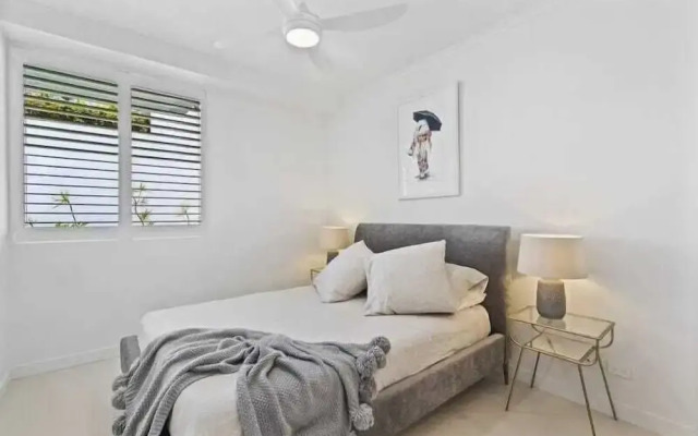 Swell Apartments - by Burleigh Letting