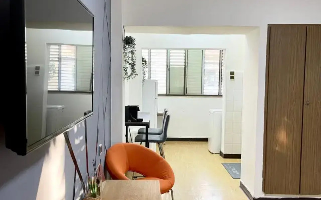Bat Galim - Mirror Apartment by the beach