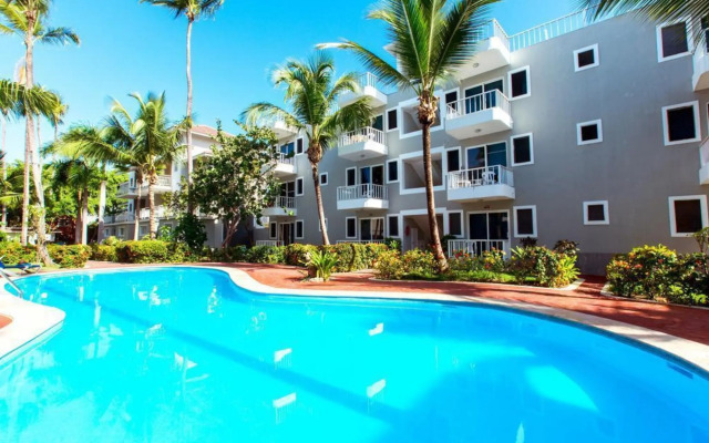 Tropicana Suites Deluxe Beach Club & Pool