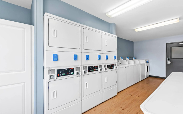 Suburban Studios Clarksville-Louisville North