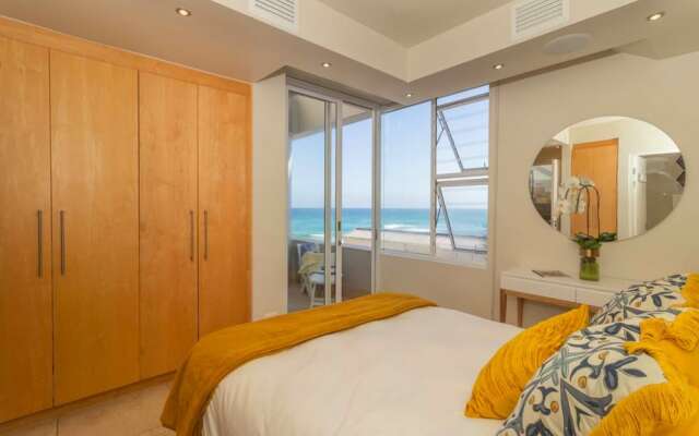 Cozy Room With a Partial sea View