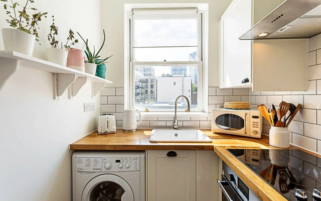 London Bridge Cosy Chic: Your Perfect 1-bed London Retreat