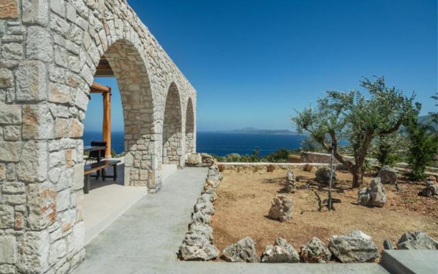 SUOLO di GIOIA Villa with magnificent sea view and infinity pool 18*4m