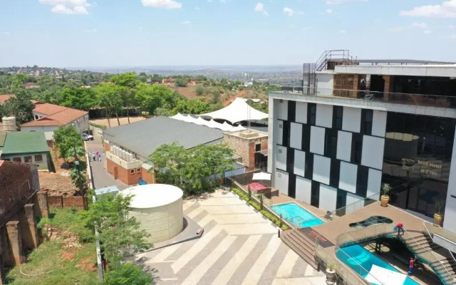 MGB Hotel at 2ten