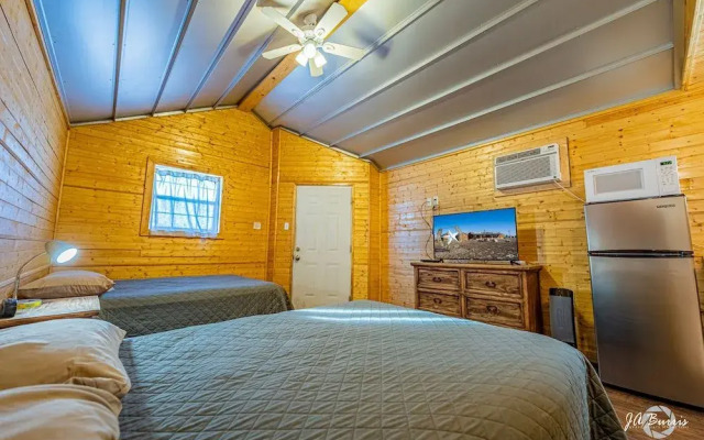 Horseshoe Lodges Cabins & RV Park