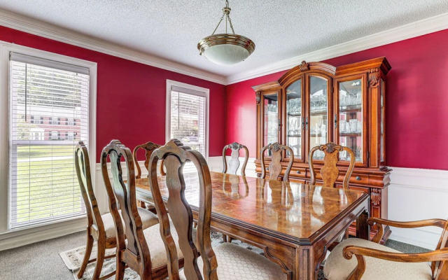 Pet-friendly House w/ Deck in Lawrenceville