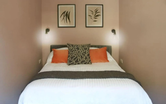 Knightstone Apartment
