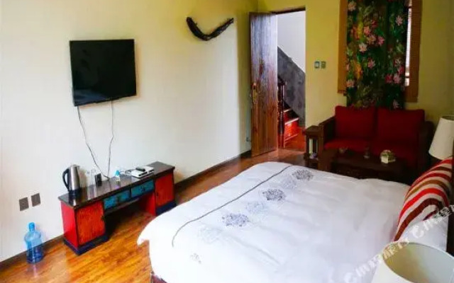 Dali Yuehai Shanju Inn