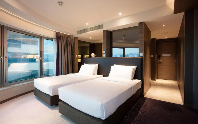 Royal Plaza Hotel