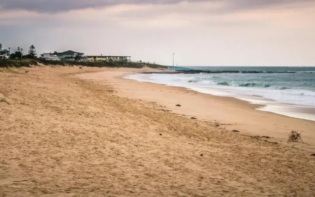 Wollongong Surf Leisure Resort