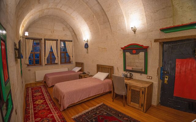 Pietra Cave Suites