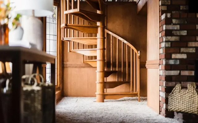 Lakeview Dr - Gambler