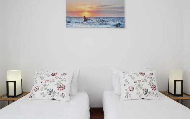 Comfortable and Central Apartment Cascais