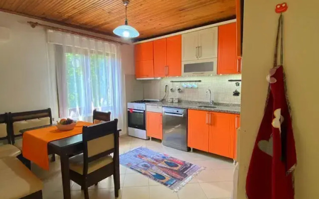 Cozy Villa With Backyard and Fireplace in Sapanca