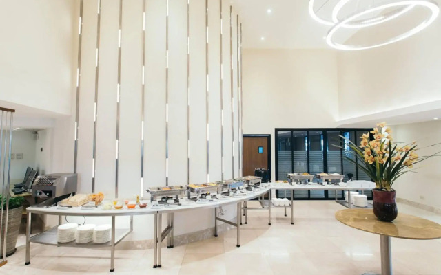 Thomson Hotel Huamark