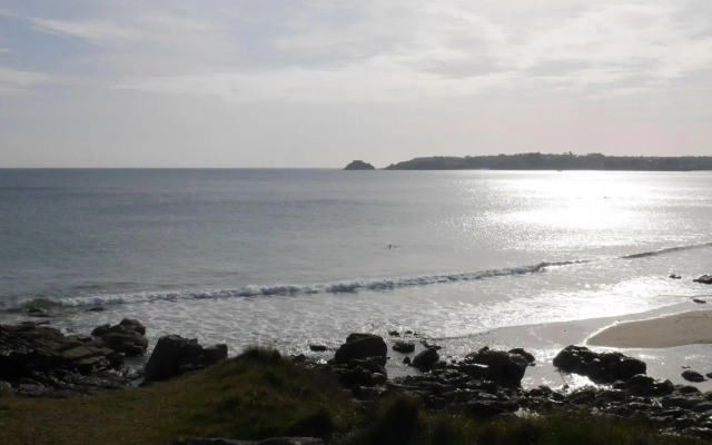 180° panoramic sea view, direct beach location, Locmaria-Plouzané