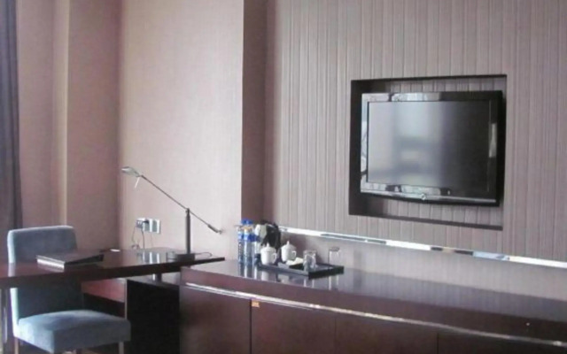 Eastern Kaiyue Business Hotel