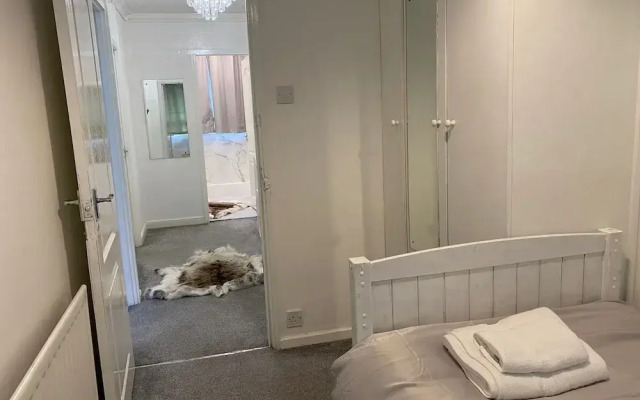 London Charm - 3 Bedroom House Near Canary Wharf