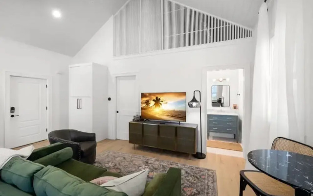 Casa Julieta Luxury Ybor-themed Studio
