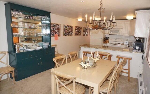 520 Cooper Ave E #305