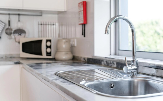 GuestReady - Beachfront Villa In Esposende