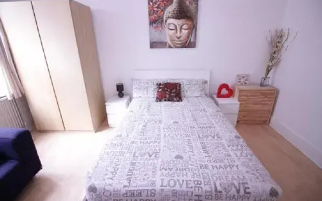 4A Fordham Guest Apartment