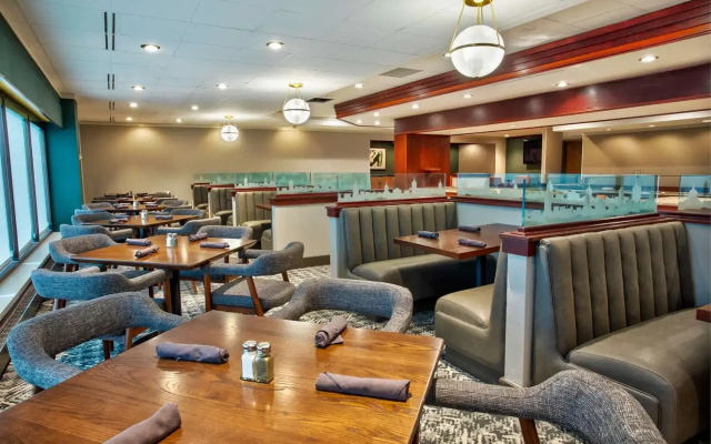 DoubleTree by Hilton Lansing