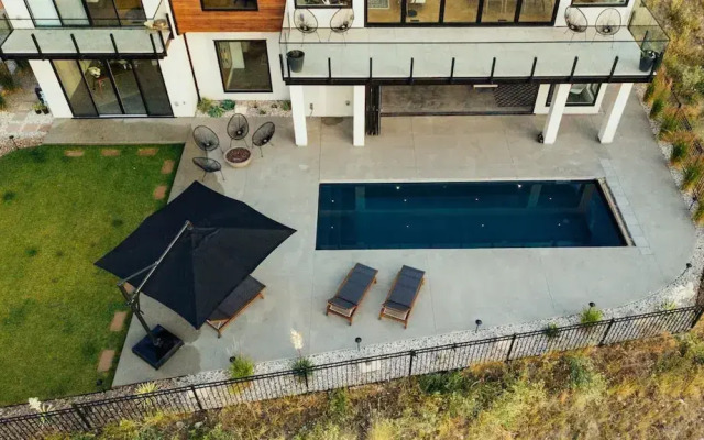 Salt w Pool Sauna Lake View Upper Mission Lux