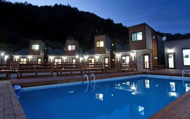 Familia pension