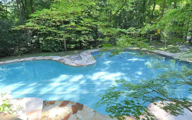 Dogwood Knoll - Wooded Escape