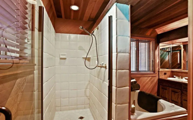 Yosemite Scenic Wonders - Fish Camp Area