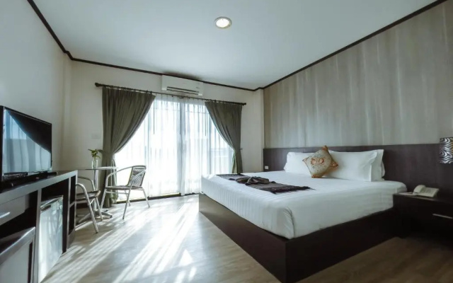 Royal Nakhara Hotel and Convention Centre