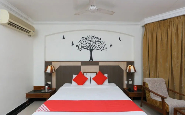 OYO 1081 Hotel Sindhu International