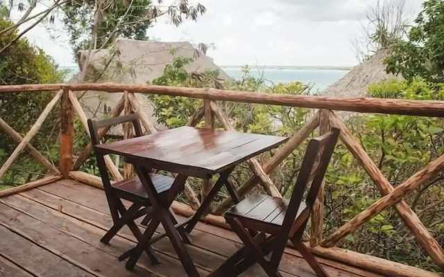 LULÚ La Bruja Yoga Lodge