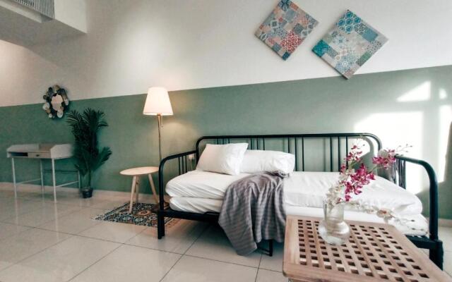 Beacon Executive Suites - Kek Lok Si View By IZ