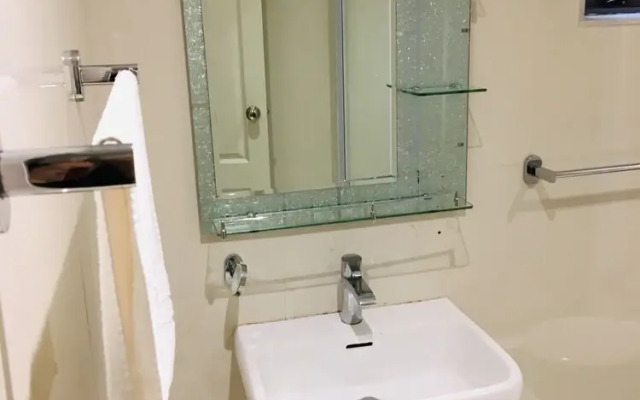 Al Hamra Hotel