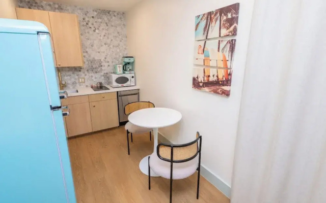 Boardwalk Hotel: Bikes, Boards & Beach Gear Included
